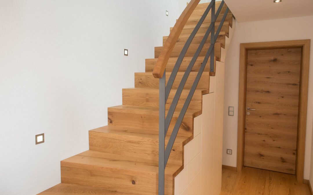 Faltwerktreppe mit integriertem Schrank